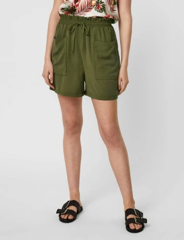 Pantaloni scurti Vero Moda, verde