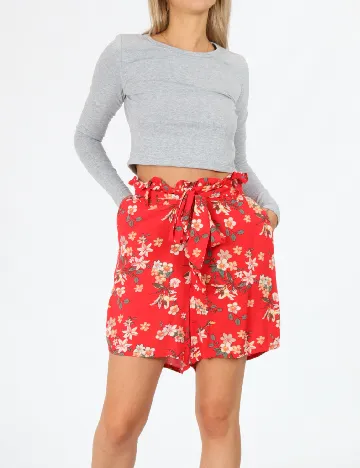 Pantaloni scurti Vero Moda, rosu