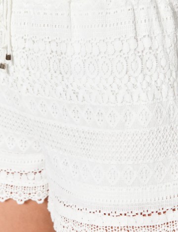 Pantaloni scurti Vero Moda, alb