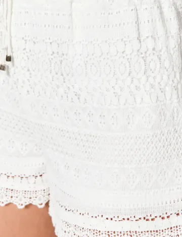 Pantaloni scurti Vero Moda, alb