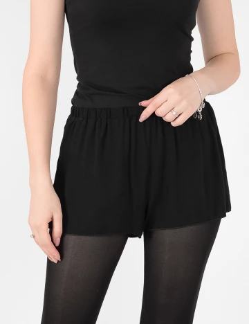 Pantaloni scurti Vila, negru