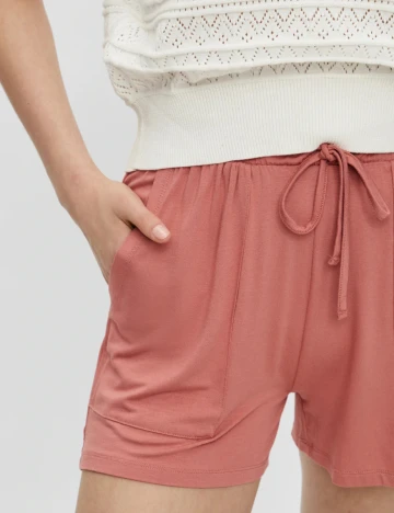Pantaloni scurti Pieces, roz pudra