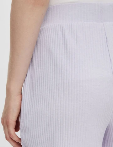 Pantaloni scurti Pieces, mov