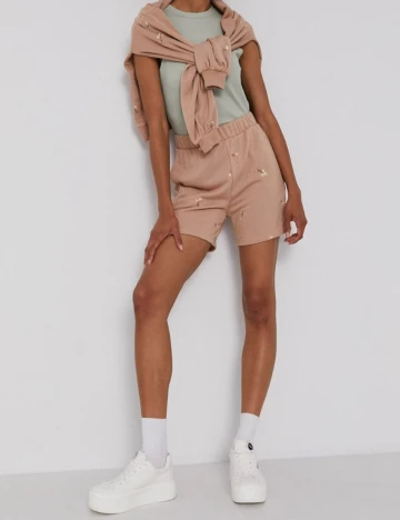 Pantaloni scurti Vero Moda, maro deschis