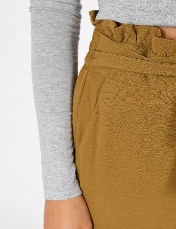 Pantaloni scurti Vila, kaki