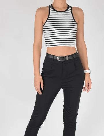 Top Reserved, alb-negru