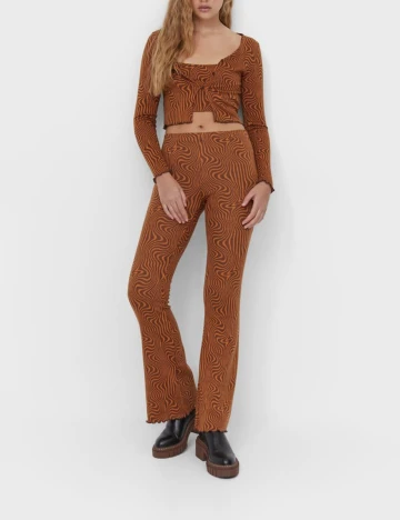 Pantaloni Stradivarius, maro
